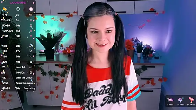 Snapshot of Lil_Amelie chatting on 11-01-25, 10:39 Lil Amelie online show from 11-01-25, 10:39