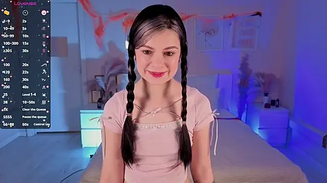 Snapshot of Lil_Amelie chatting on 11-08-25, 10:26 Lil Amelie online show from 11-08-25, 10:26