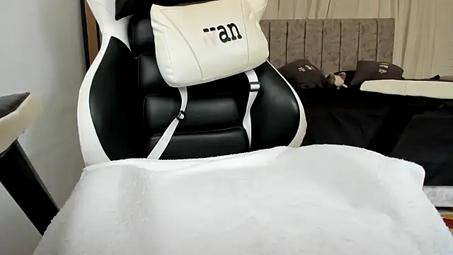 Valerioe online show from 09-18-25, 01:46