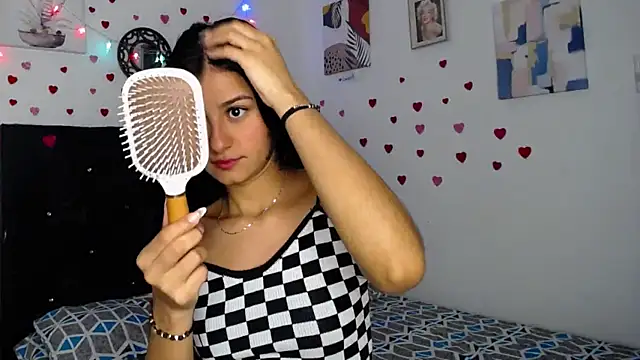 floweer  online show from 02-25-25, 01:17