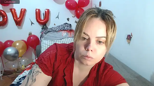 Snapshot of hotmilf4uxxx chatting on 02-16-26, 08:21 hotmilf4uxxx online show from 02-16-26, 08:21