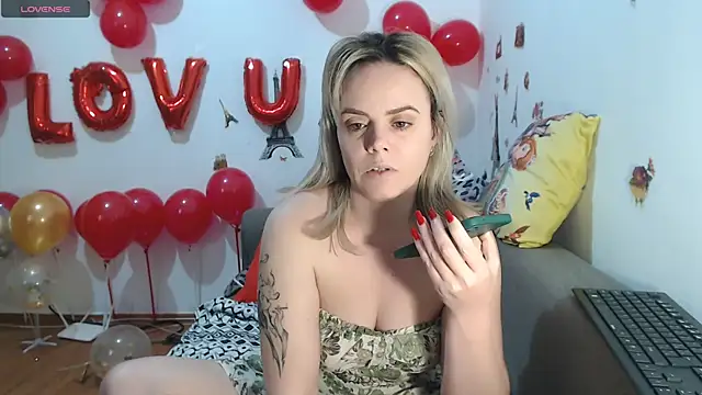 Snapshot of hotmilf4uxxx chatting on 02-20-26, 11:22 hotmilf4uxxx online show from 02-20-26, 11:22