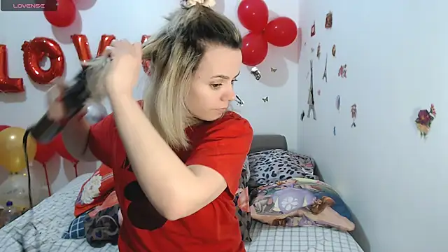 Snapshot of hotmilf4uxxx chatting on 02-25-26, 11:31 hotmilf4uxxx online show from 02-25-26, 11:31