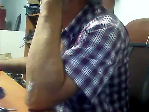 Snapshot of zormen355 chatting on 07-20-26, 06:43 zormen355 online show from 07-20-26, 06:43