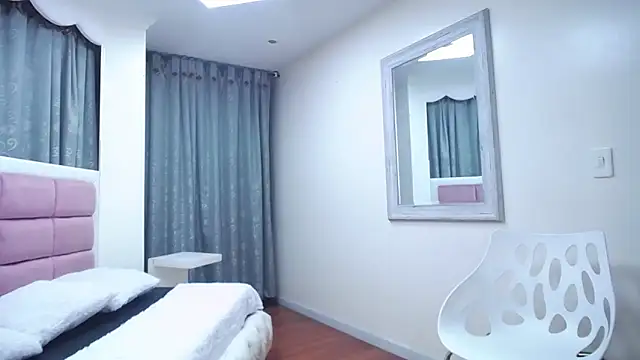 IssadoraJames online show from 01-18-25, 12:57