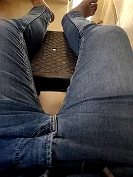 Snapshot of SplitPrestige19 chatting on 11-28-25, 10:29 SplitPrestige19 online show from 11-28-25, 10:29