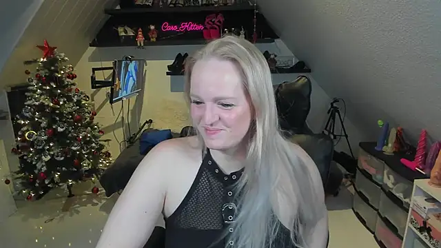 Snapshot of caro_kitten chatting on 12-19-25, 09:16 caro kitten online show from 12-19-25, 09:16