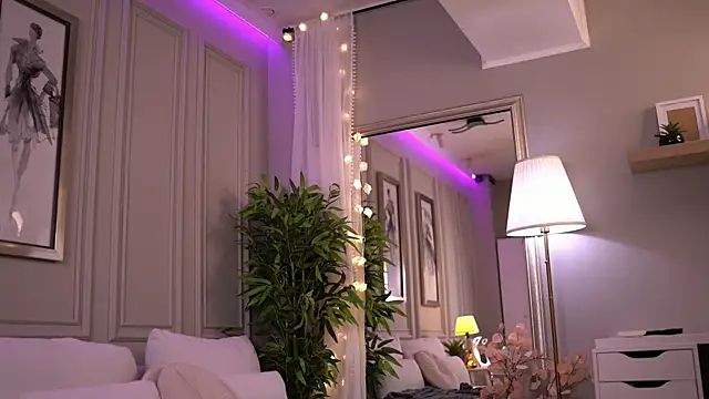 NicoleCellini online show from 02-28-26, 07:15