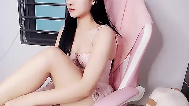 Snapshot of phuong-anh1709 chatting on 02-10-26, 05:11 phuong-anh1709 online show from 02-10-26, 05:11