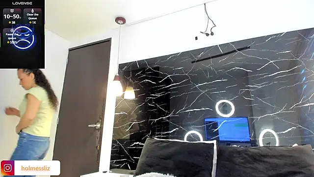 LIZ HOLMES online show from 03-10-25, 12:04