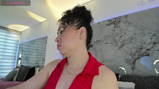 LIZ HOLMES online show from 09-18-25, 11:56