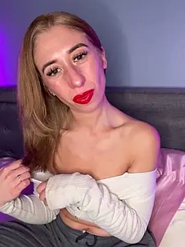 Snapshot of petitebarbiexxx chatting on 12-14-24, 03:51 petitebarbiexxx online show from 12-14-24, 03:51