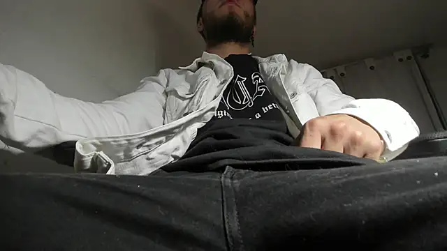 Snapshot of s_sven03 chatting on 02-15-25, 02:15 s sven03 online show from 02-15-25, 02:15