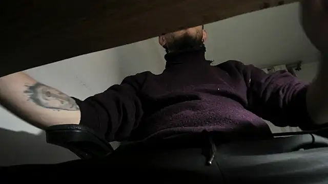 Snapshot of s_sven03 chatting on 03-08-25, 01:50 s sven03 online show from 03-08-25, 01:50