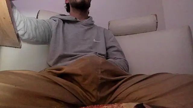 Snapshot of s_sven03 chatting on 10-11-25, 10:19 s sven03 online show from 10-11-25, 10:19