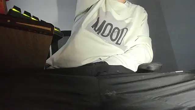 s sven03 online show from 10-27-25, 08:29