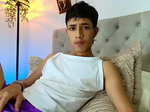 Ostin18hot online show from 12-02-25, 02:17