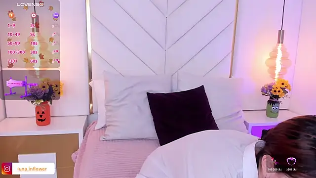 Flor delunaa online show from 10-26-25, 12:44