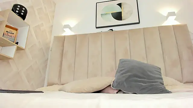 Anniie Queen online show from 02-28-26, 03:40