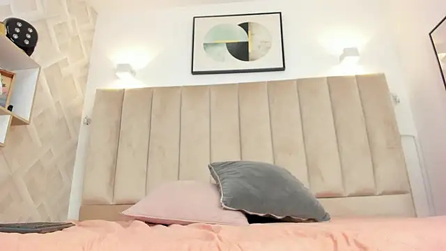 Anniie Queen online show from 04-12-26, 02:38