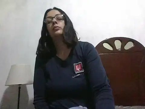 Samanthat33 online show from 12-12-24, 05:10