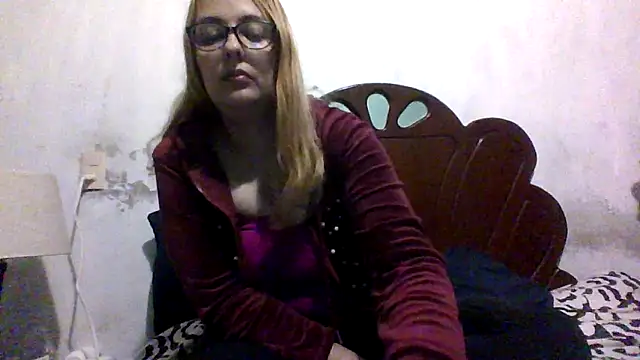 Samanthat33 online show from 09-23-25, 06:05