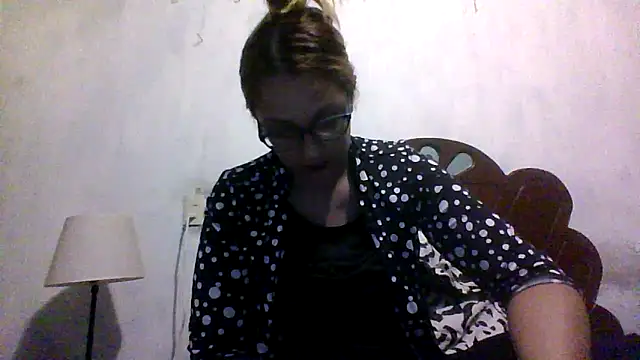 Samanthat33 online show from 11-13-25, 10:08