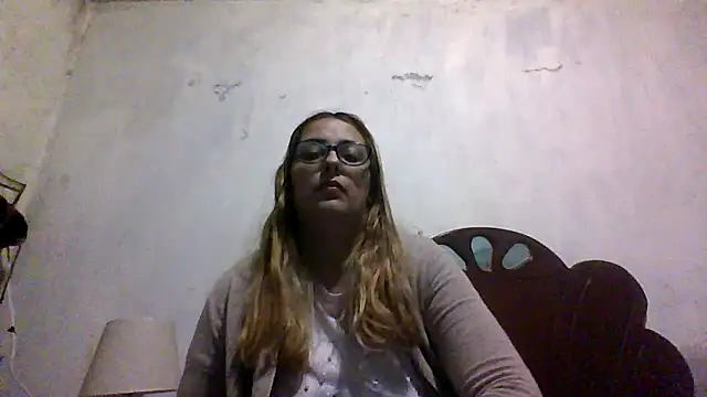 Samanthat33 online show from 11-28-25, 03:31