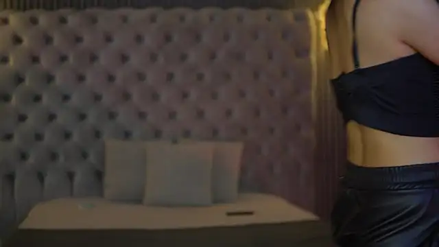 AmelyNoir online show from 12-16-25, 05:07