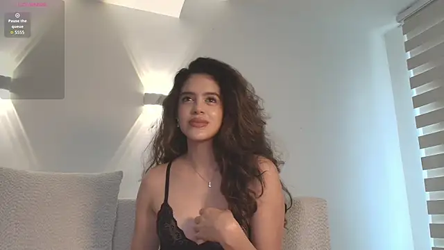 Snapshot of AngelinaRoss_ chatting on 03-10-26, 03:28 AngelinaRoss online show from 03-10-26, 03:28