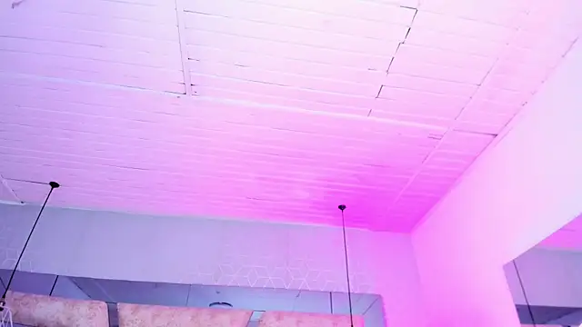 Snapshot of AngelineHeet chatting on 12-17-25, 03:34 AngelineHeet online show from 12-17-25, 03:34