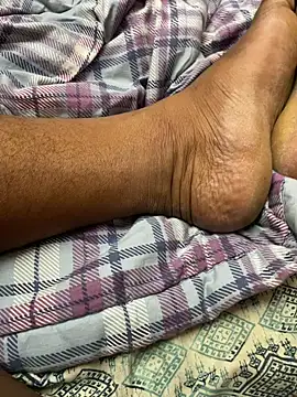 Snapshot of Yours_Teluguboii chatting on 09-13-25, 12:27 Yours Teluguboii online show from 09-13-25, 12:27