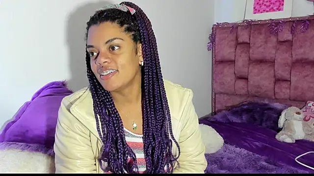 ladyrd1 online show from 10-11-25, 07:07