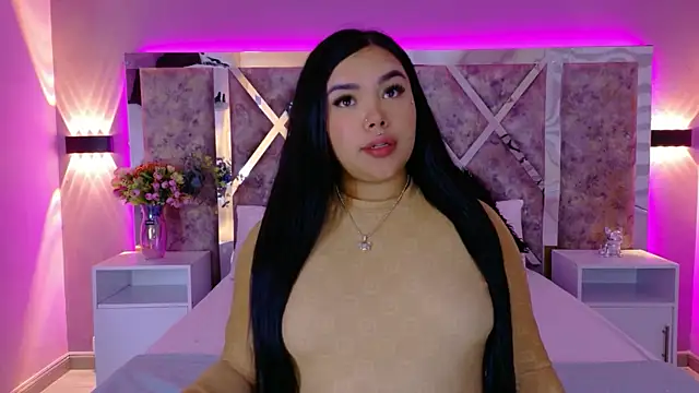 MarianaGarciaa   online show from 09-17-25, 07:37