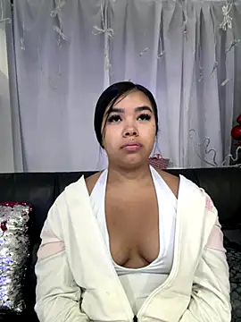 MarianaGarciaa   online show from 12-05-25, 10:57
