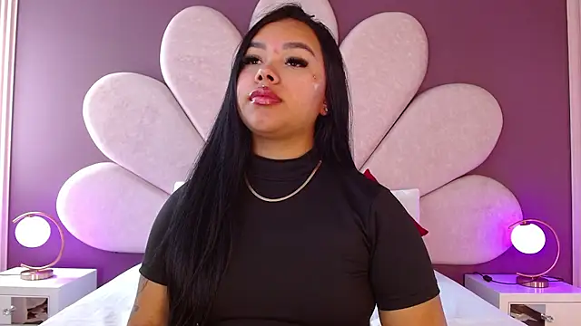 MarianaGarciaa   online show from 05-08-26, 07:19