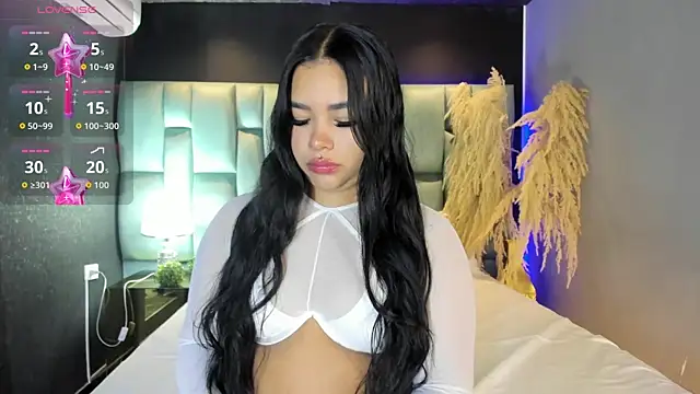 MarianaGarciaa   online show from 06-18-26, 06:34