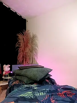 lovely kitt online show from 10-05-25, 08:12