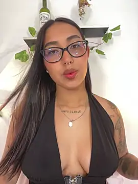 melanieecox online show from 06-01-26, 04:09