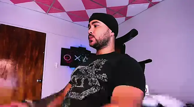 Sebas-hott online show from 12-20-24, 03:14