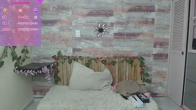 Snapshot of Lucy_joi chatting on 01-09-25, 07:10 Lucy joi online show from 01-09-25, 07:10