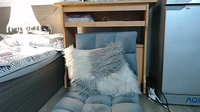 Snapshot of yang_hiii chatting on 03-05-25, 09:38 yang hiii online show from 03-05-25, 09:38