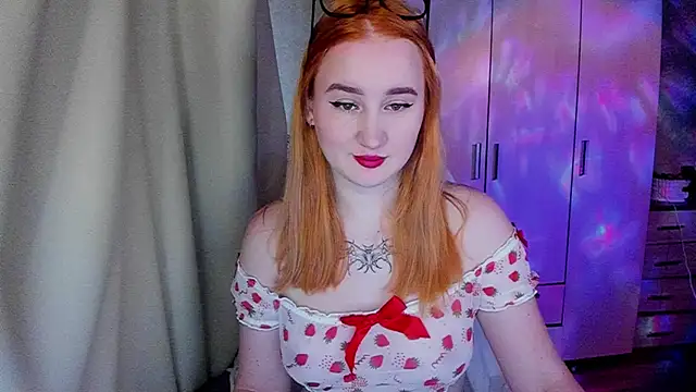 Snapshot of KeiraNight chatting on 05-03-26, 01:33 KeiraNight online show from 05-03-26, 01:33