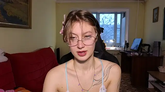 MalvinaBlum online show from 11-18-25, 02:28