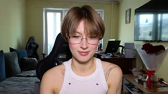 Snapshot of MalvinaBlum chatting on 02-14-26, 09:28 MalvinaBlum online show from 02-14-26, 09:28