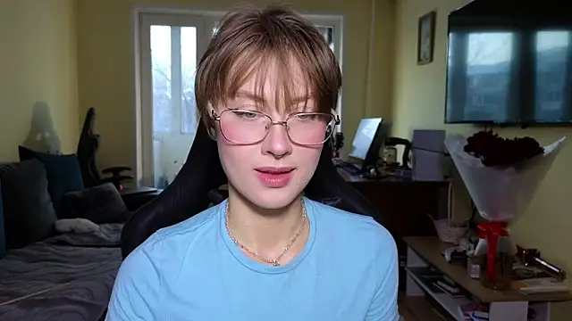 Snapshot of MalvinaBlum chatting on 02-15-26, 10:47 MalvinaBlum online show from 02-15-26, 10:47