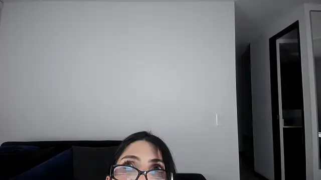 Snapshot of angelturned001 chatting on 12-22-25, 11:13 angelturned001 online show from 12-22-25, 11:13