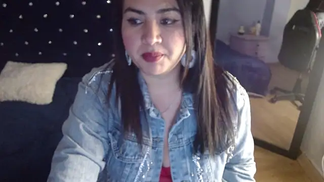 Snapshot of lucianaa_25 chatting on 12-10-24, 03:55 lucianaa 25 online show from 12-10-24, 03:55