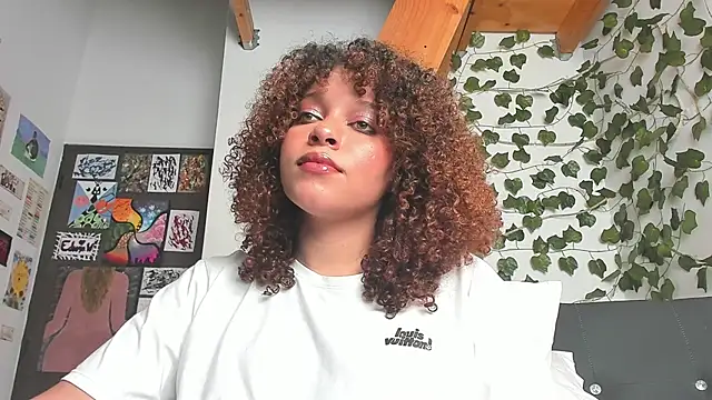 Snapshot of Ada_gales_ chatting on 12-18-24, 09:29 Ada gales  online show from 12-18-24, 09:29