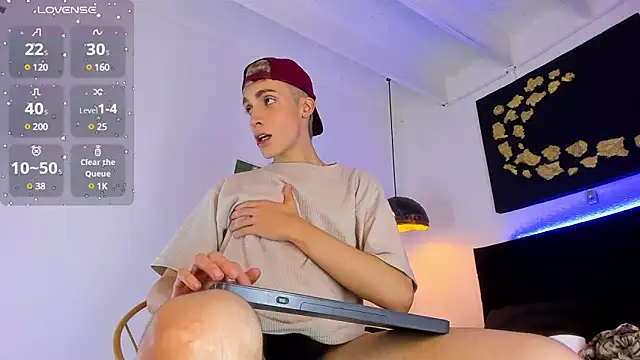 Snapshot of Angel_Snowhotxxx chatting on 02-21-25, 11:01 Angel Snowhotxxx online show from 02-21-25, 11:01